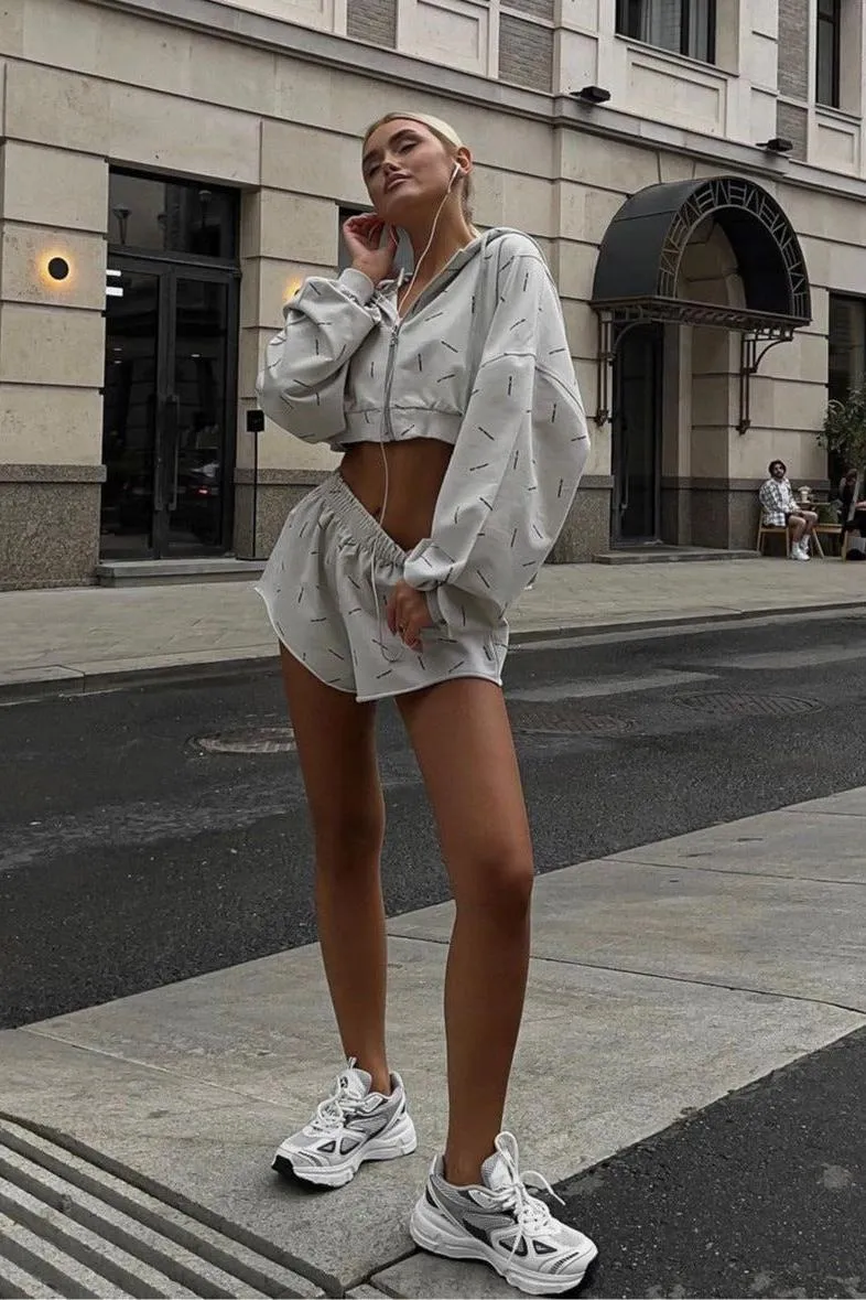 Sports style loose long-sleeved hooded suit