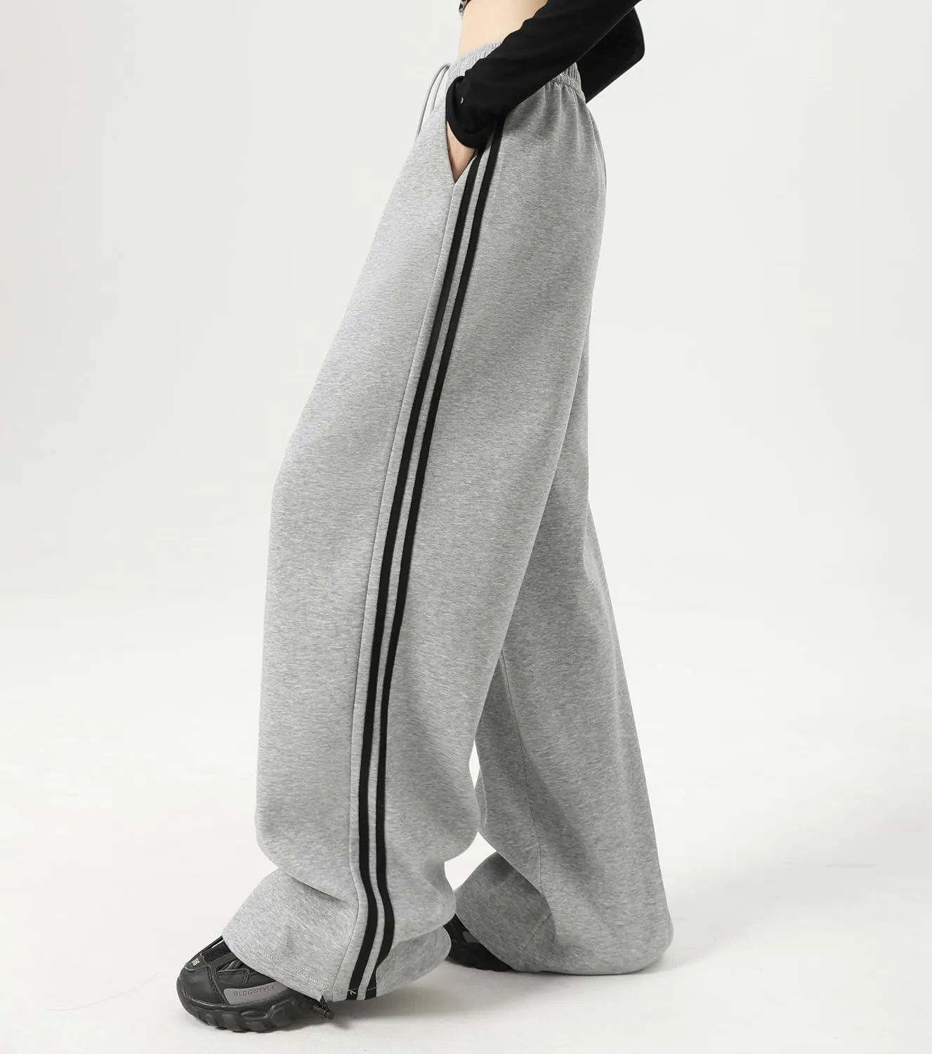 Women's Side Stripes Wide Leg Sweatpants Elastic Wastic Straight Leg Athletic Baggy Joggers Pants