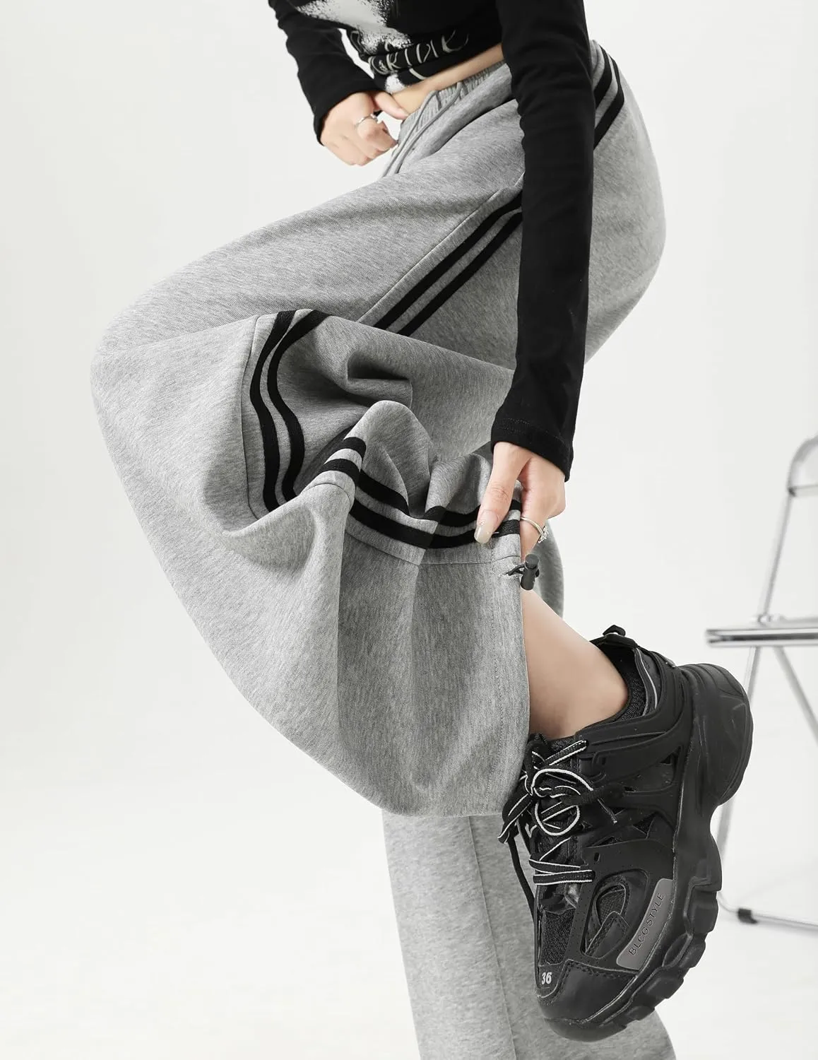 Women's Side Stripes Wide Leg Sweatpants Elastic Wastic Straight Leg Athletic Baggy Joggers Pants