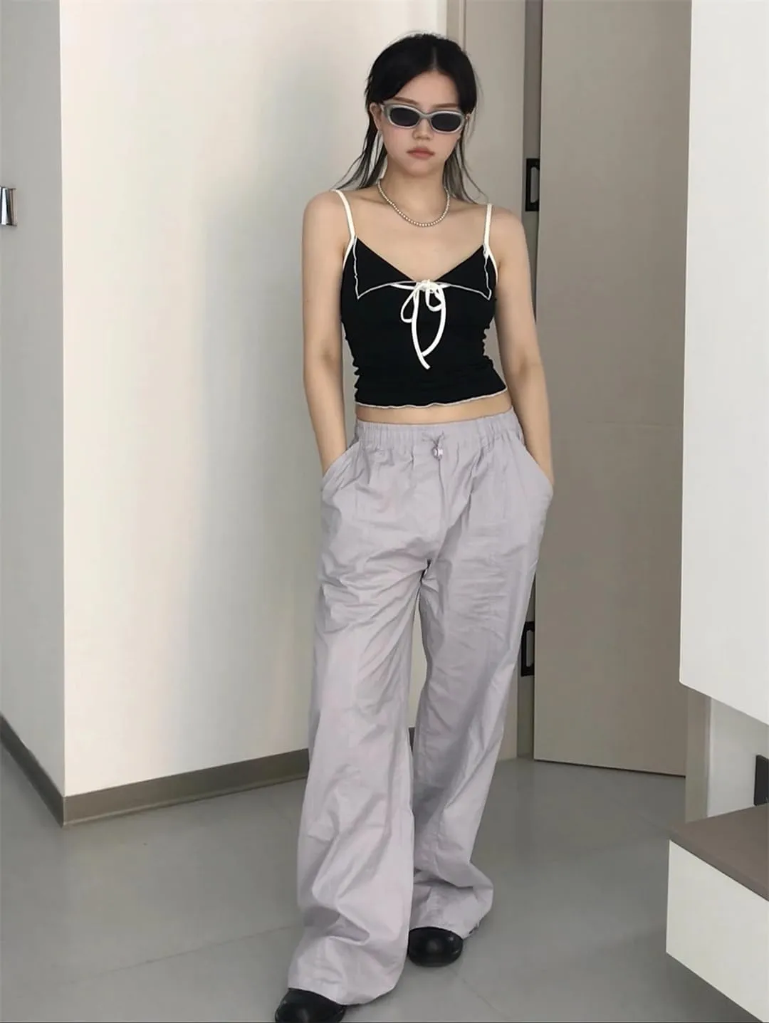 Women's Solid Color Style Strappy Camisole Sexy V Neck Sleeveless Slim Fit Short Camisole Top