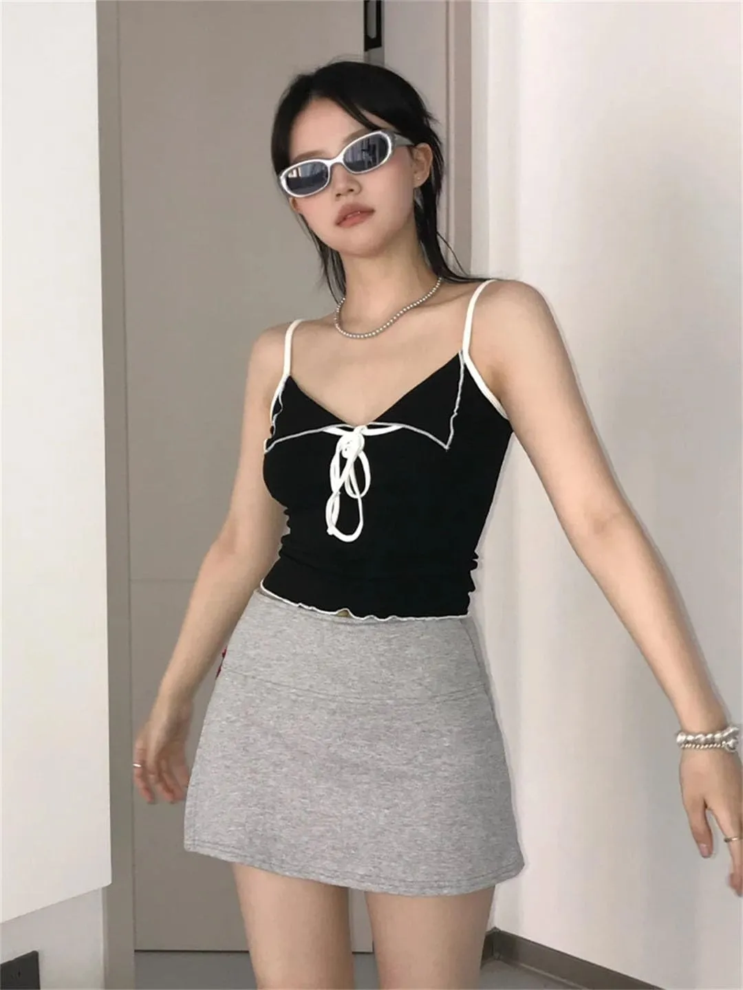 Women's Solid Color Style Strappy Camisole Sexy V Neck Sleeveless Slim Fit Short Camisole Top