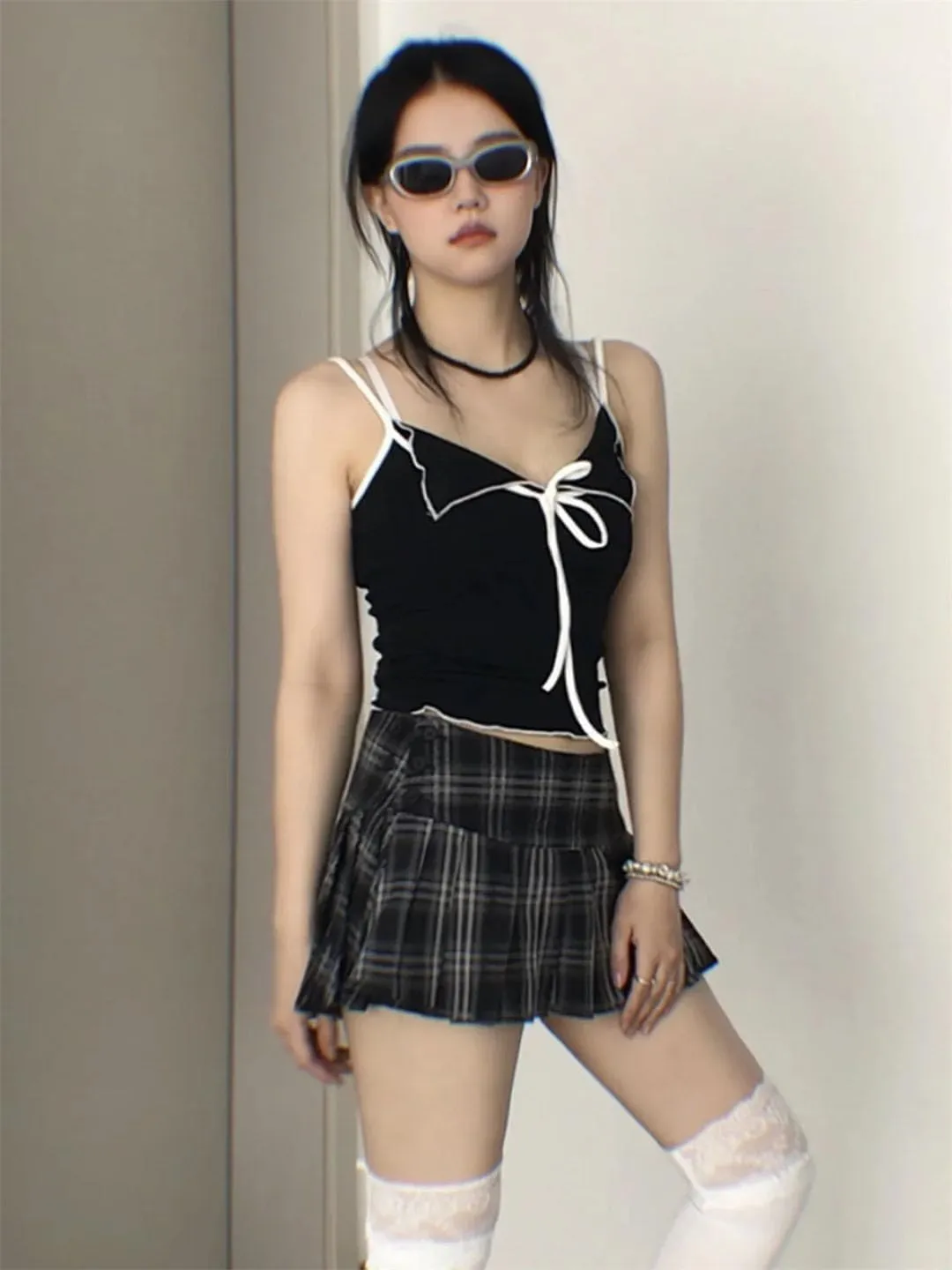 Women's Solid Color Style Strappy Camisole Sexy V Neck Sleeveless Slim Fit Short Camisole Top