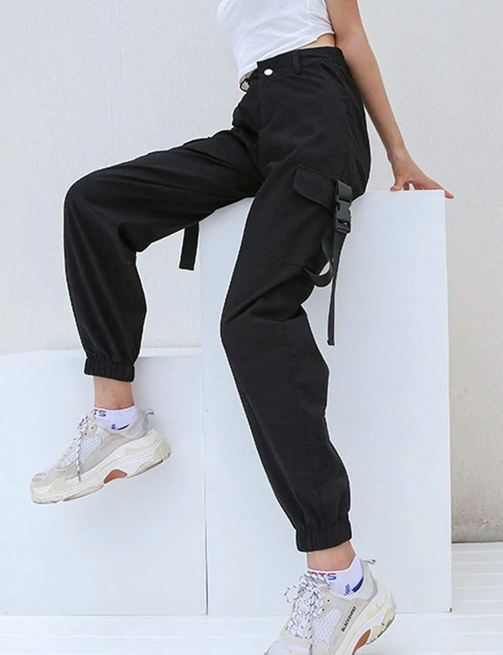 xxxiticat Women's Buckle Cargo Pants High Waist Multi-Pockets Hip Hop Chain Lace Up Motorcycle Plain Loose Baggy Trouser